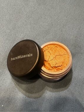 bareMinerals Loose Pigment Eyeshadow - “silk stocking “